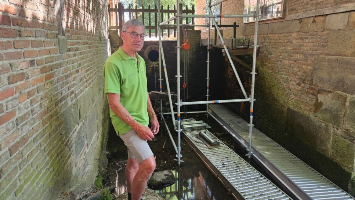 Molenaar Johan Wigger is blij dat de Watermolen van Bels