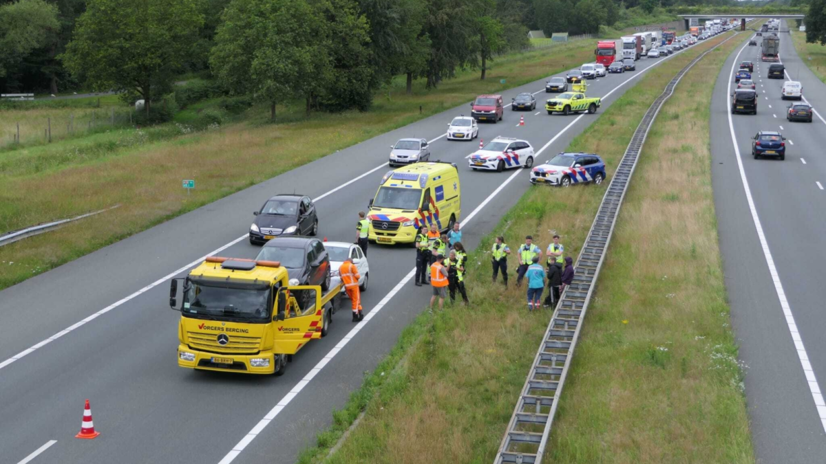 20260615 A35 ongeval botsing auto vrachtwagen