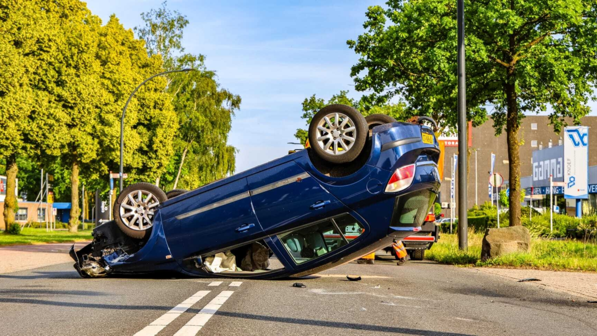 260622 auto op kop hengelo2