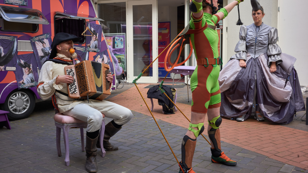 Clara de neushoorn - Remco Sietsema - Mijntje Pronk - Linsey Coppens - theater - Sonnevanck
