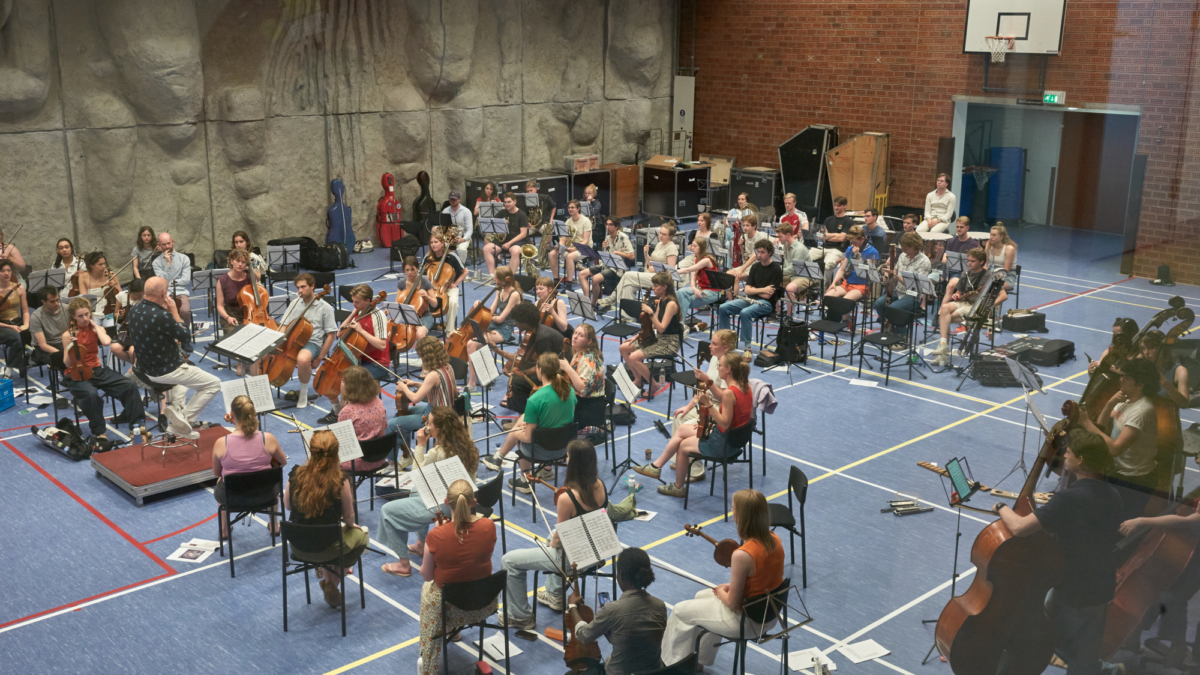 VU-orkest - sporthal - repetitie - orkest - symfonie-orkest