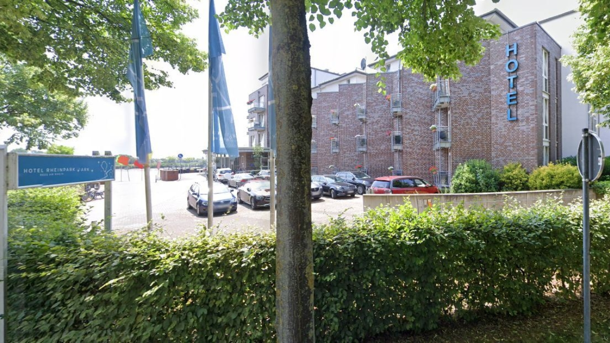 Google Streetview Hotel Rheinpark