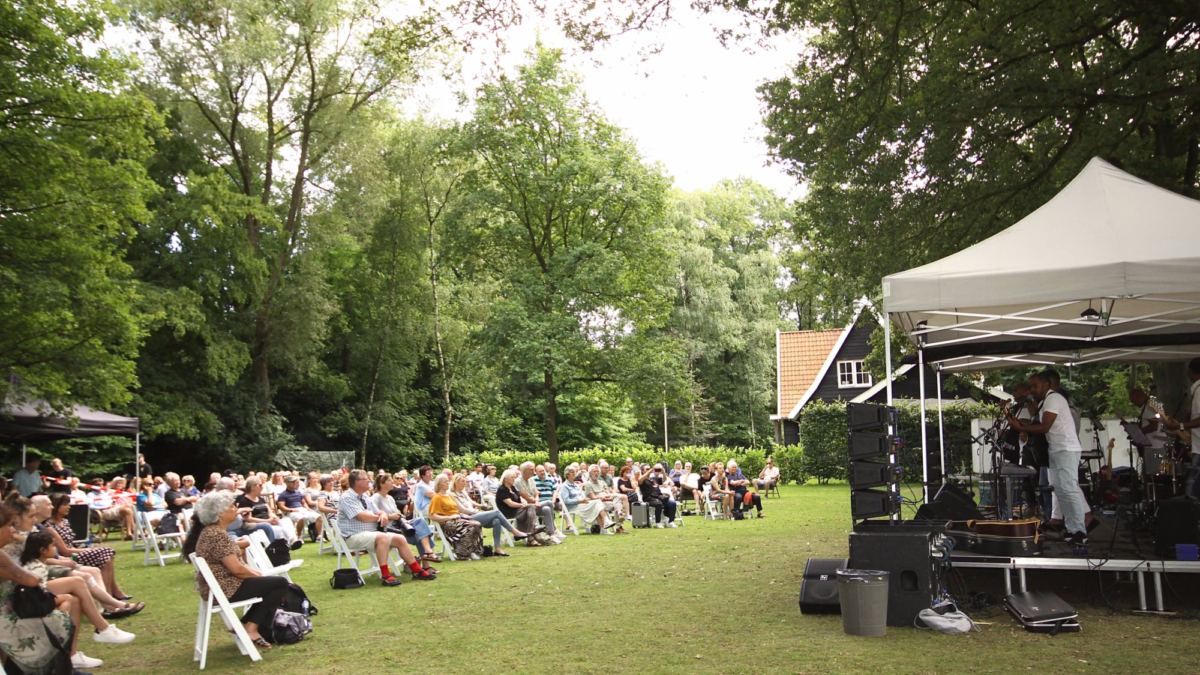 Foto houtmaat cultuurpodium