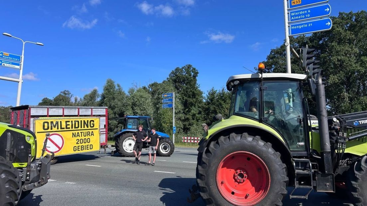 Boeren op de N35 rtv Oost