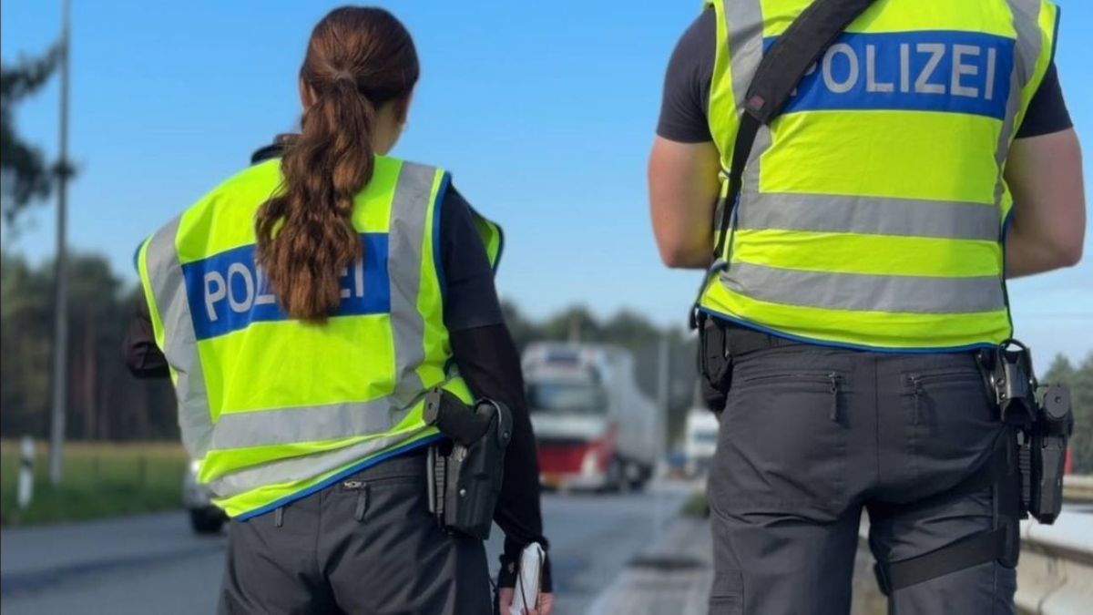 Oost polizei contoles ter illustratie