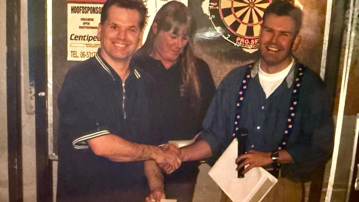 Enschede Open darttoernooi in 1999 Ton Mutter tweede plaats foto Ton Mutter