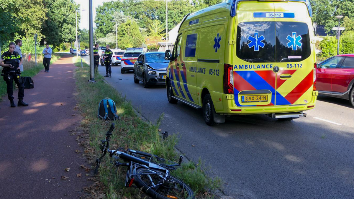 ambulance - ongeval - botsing - fiets - Vlierstraat - 112