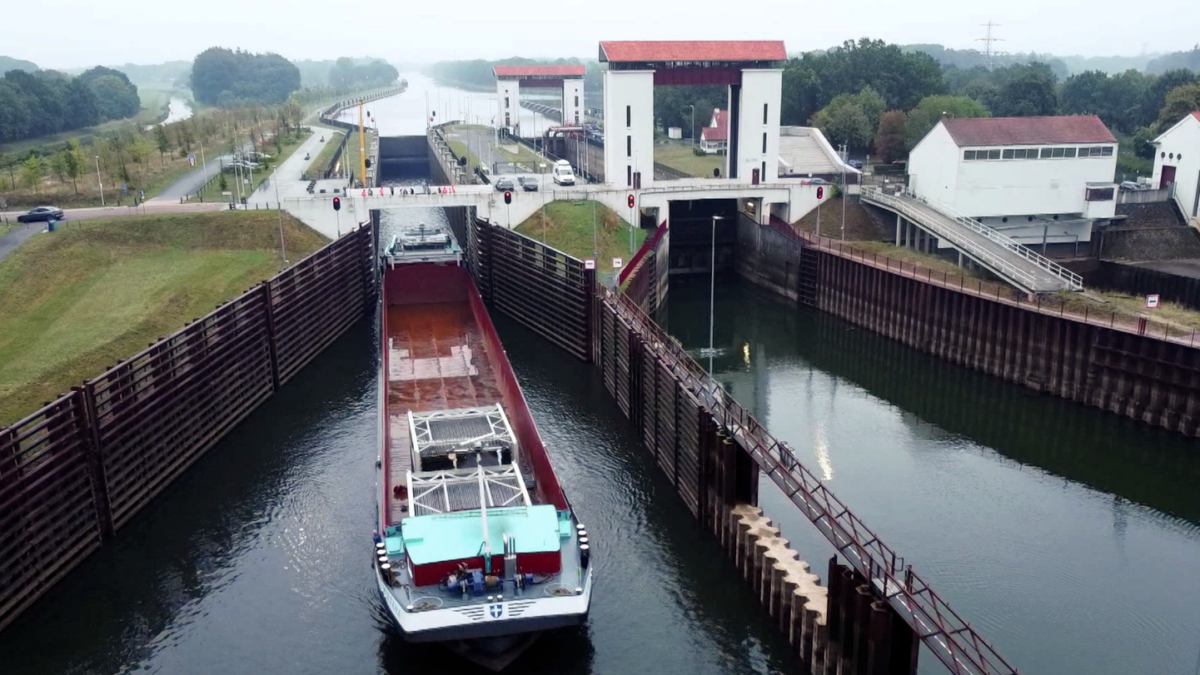 260904 sluis eefde OOST