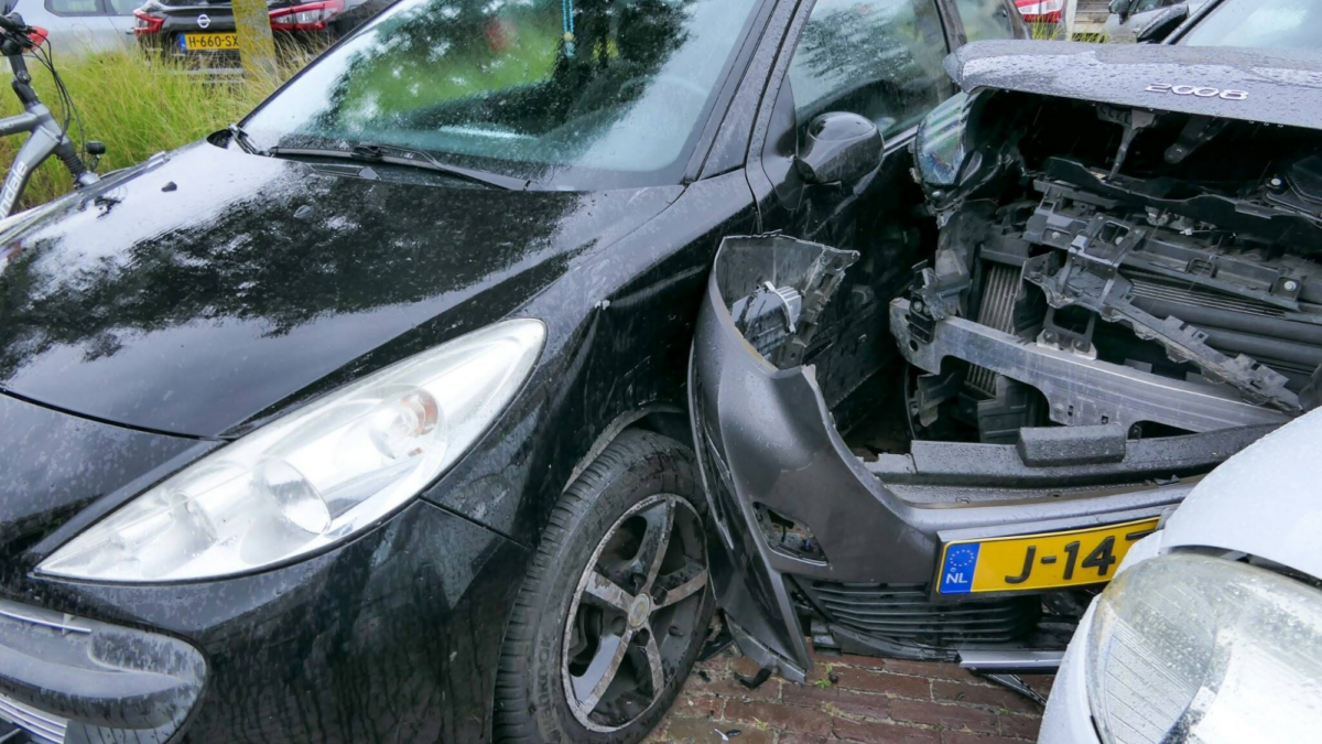 botsing - auto's - schade