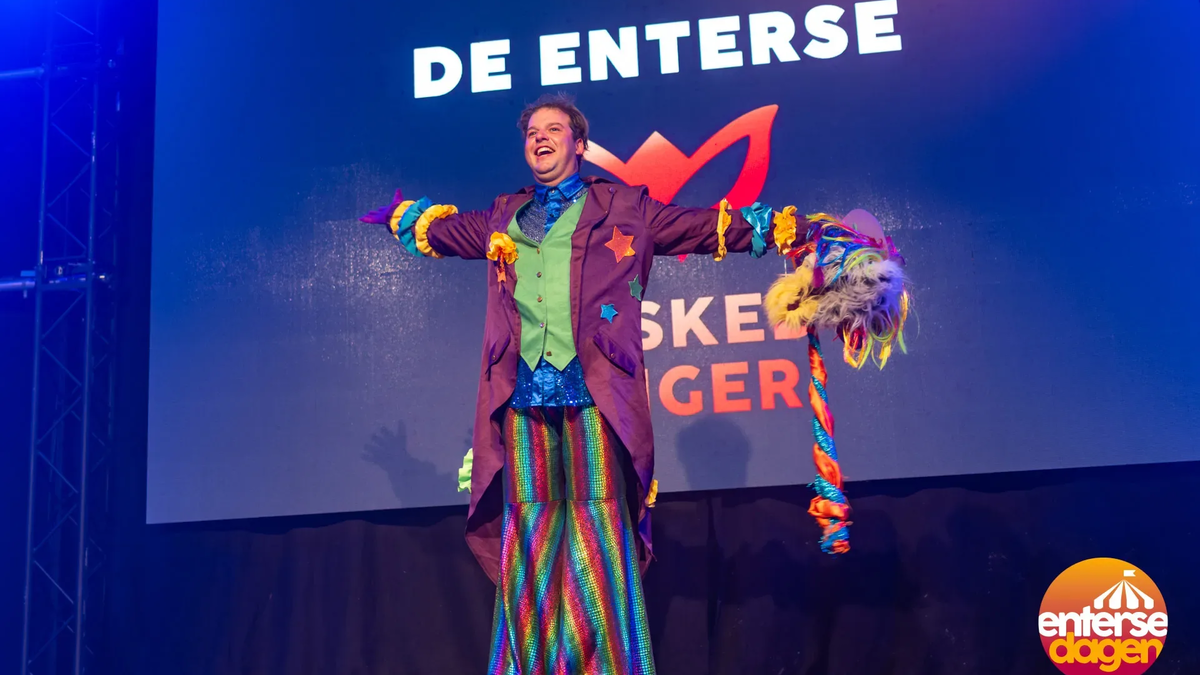 Burgermeester Nick Hubers masked zinger