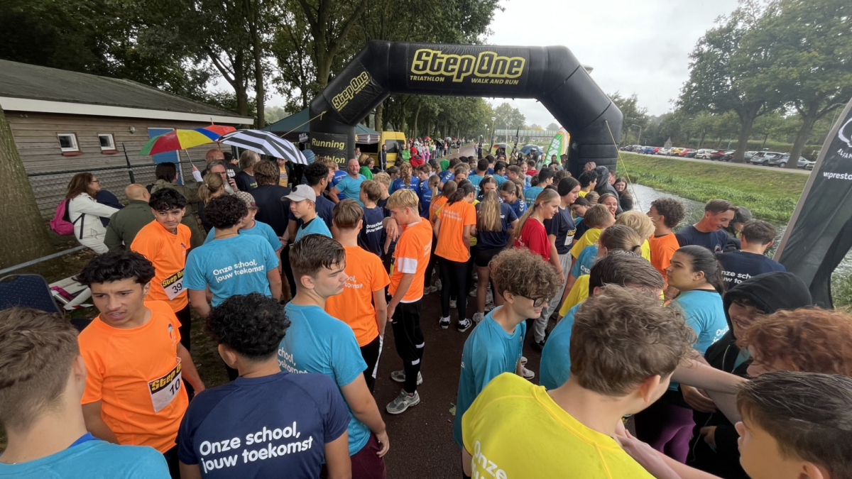 Alma College doet met grote groep leerlingen mee met Almelo Allee Run