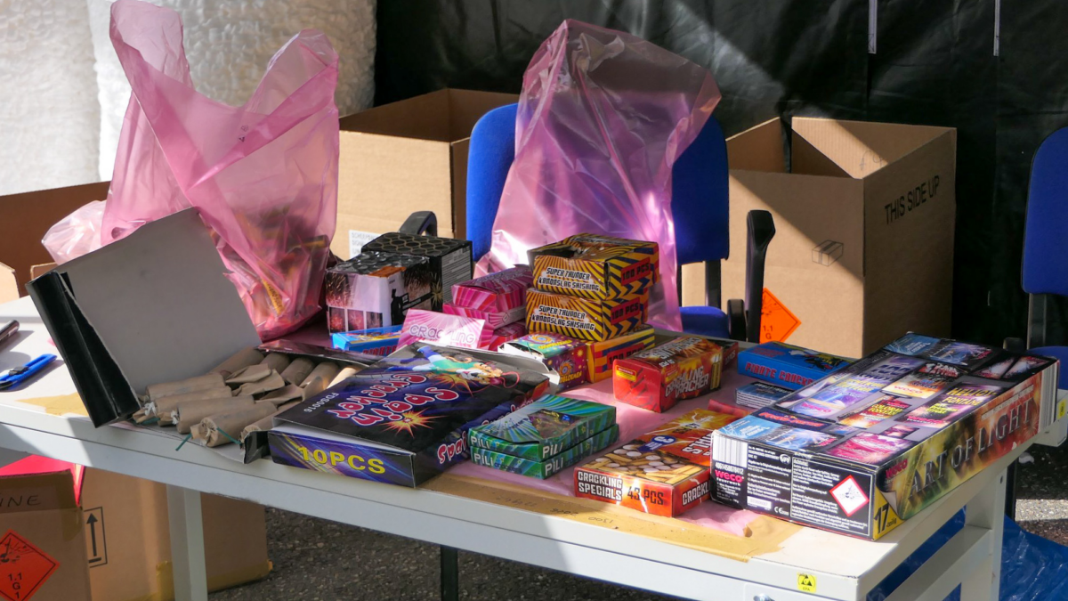 Vuurwerk op tafel inzamelactie Enschede 20260921