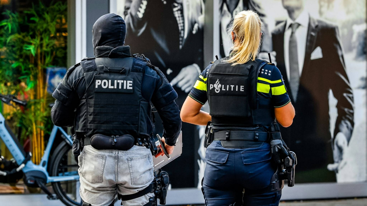 20260922 politieactie Enschede News United Dennis Bakker 2