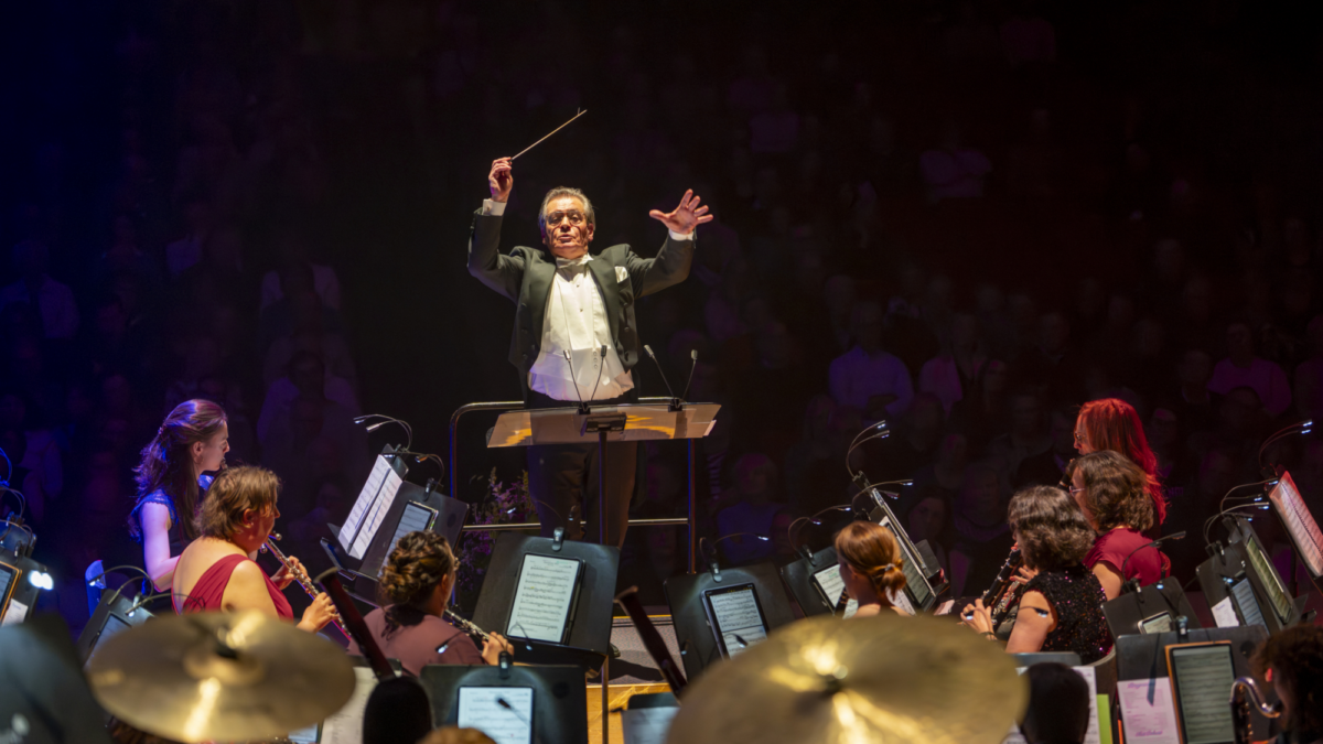 Foto Nieuwjaarsconcert dirigent Fried Dobbelstein