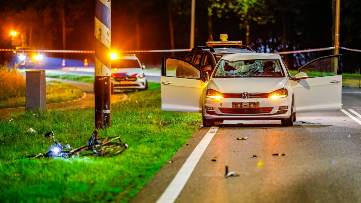 20261013 112 weerseloseweg enschede Fietser auto