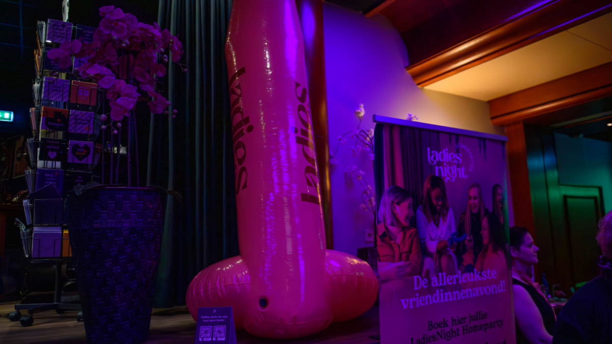 LADIES NIGHT BAYS REUTUM