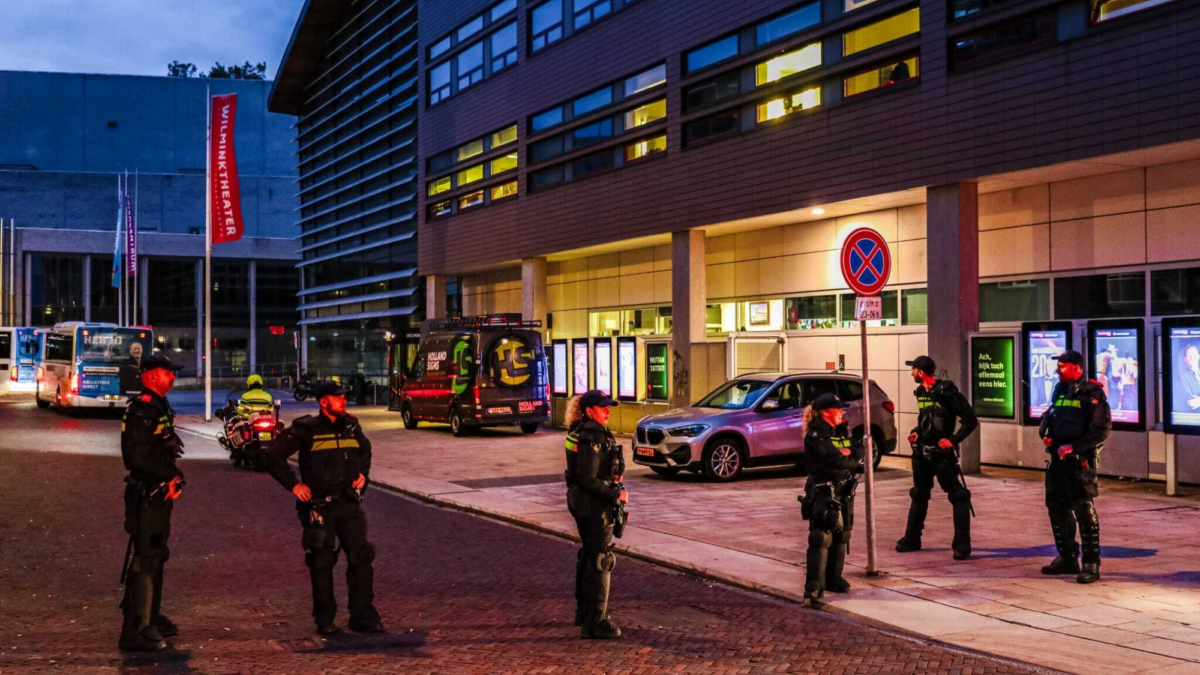 politie - ME - voetbal