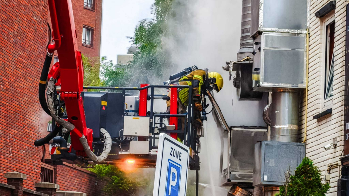 brand - 112 - brandweer - Brinkstraat - hoogwerker - blussen