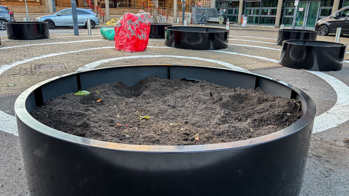 Stationsplein Enschede plantenbakken 01
