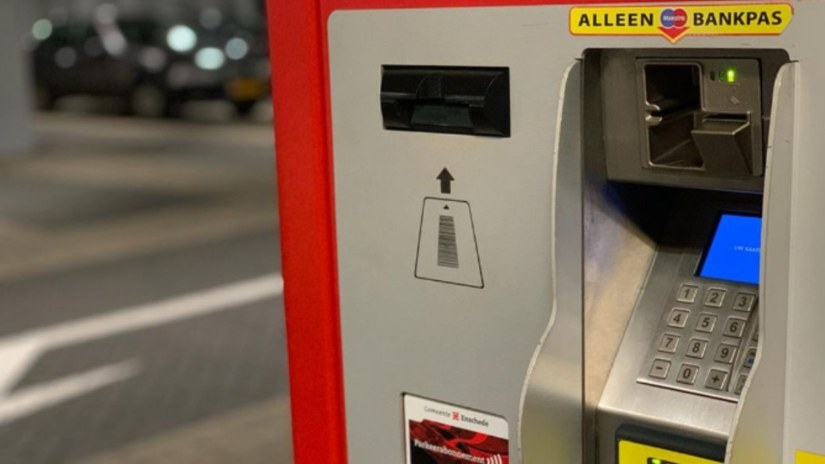 Pinautomaat parkeergarage Enschede binennstad rtv Oost