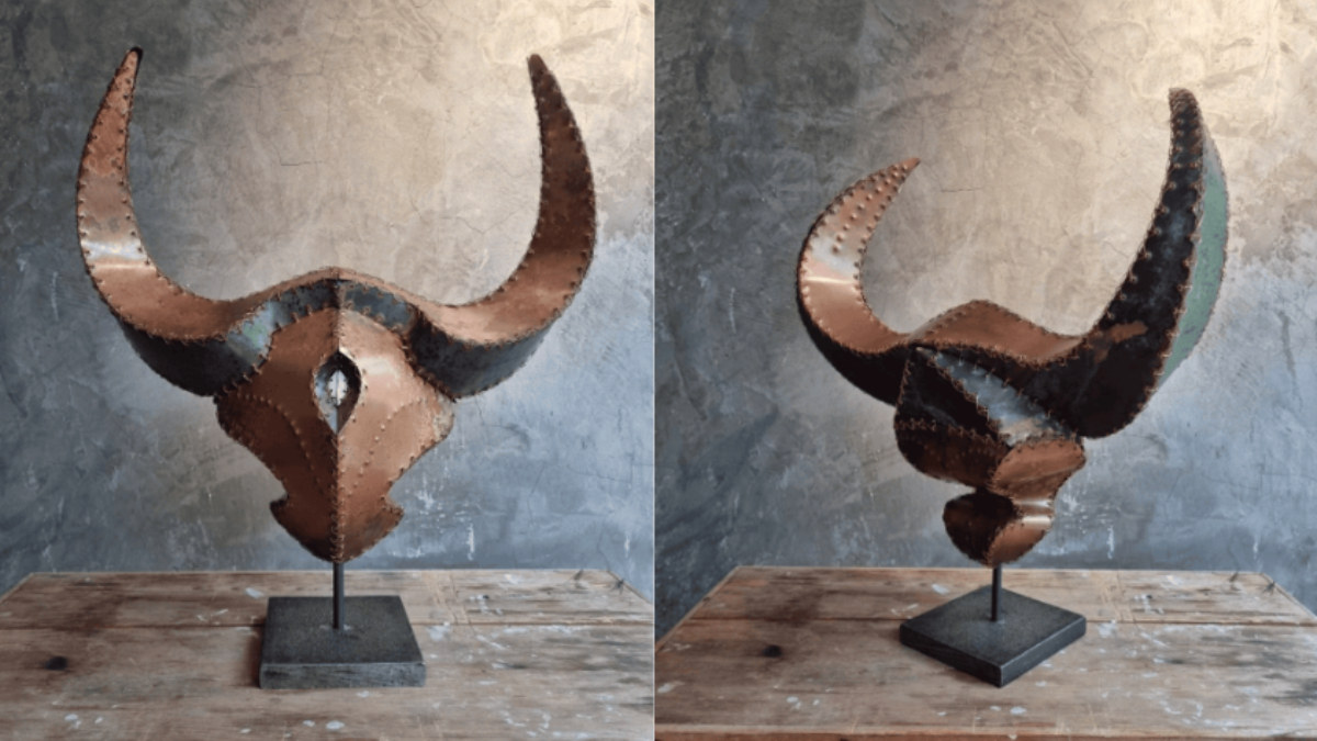 Koperen sculptuur 'BULL' van Lara Vos