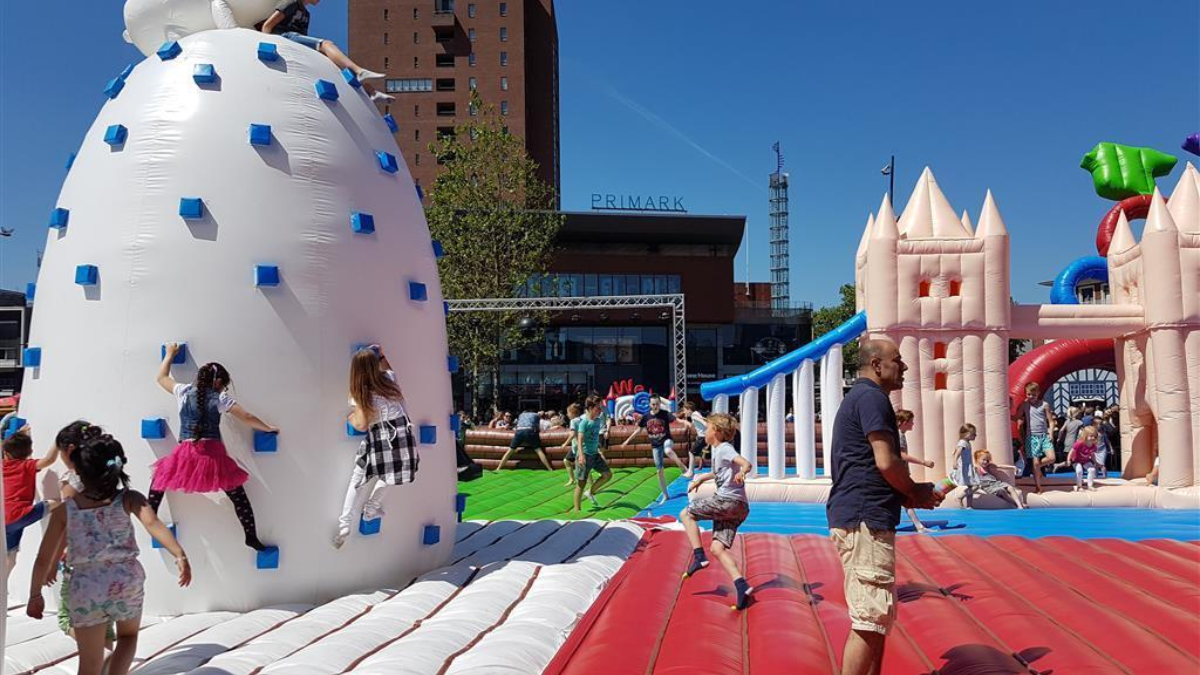 Springkussenfestival Van Heekplein