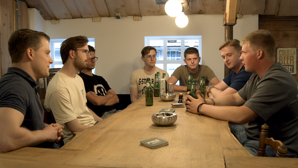 TWENTSE MANNEN HUILEN NIET STILL 9