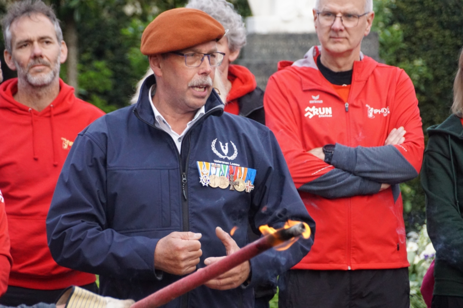 Veteraan Robert Konter krijgt de vlam