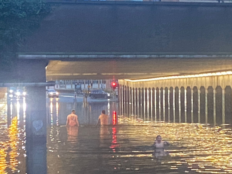 Zwemmen in de Prinsessentunnel in Enschede