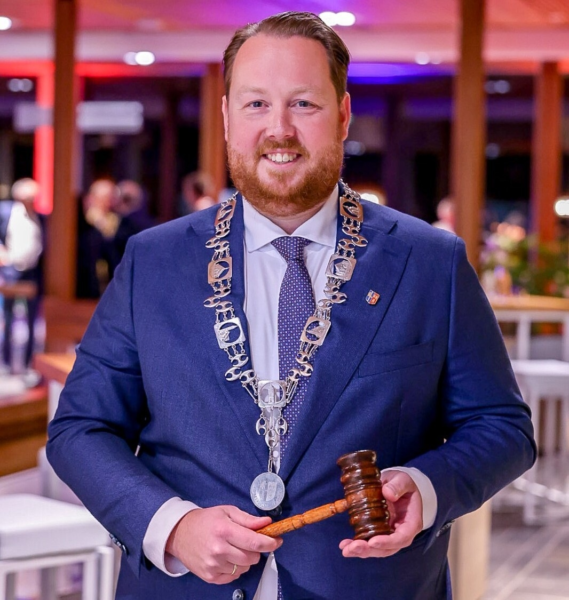 Burgemeester Diepemaat portret DEZE