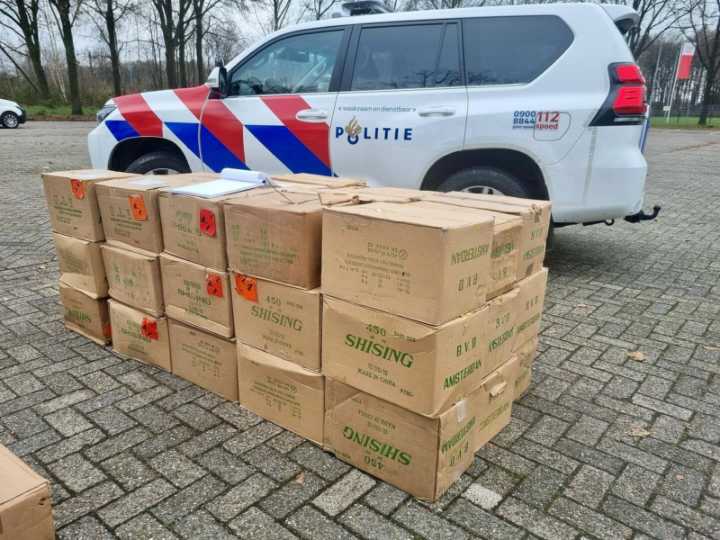 20241213 Vuurwerk controle politie Enschede