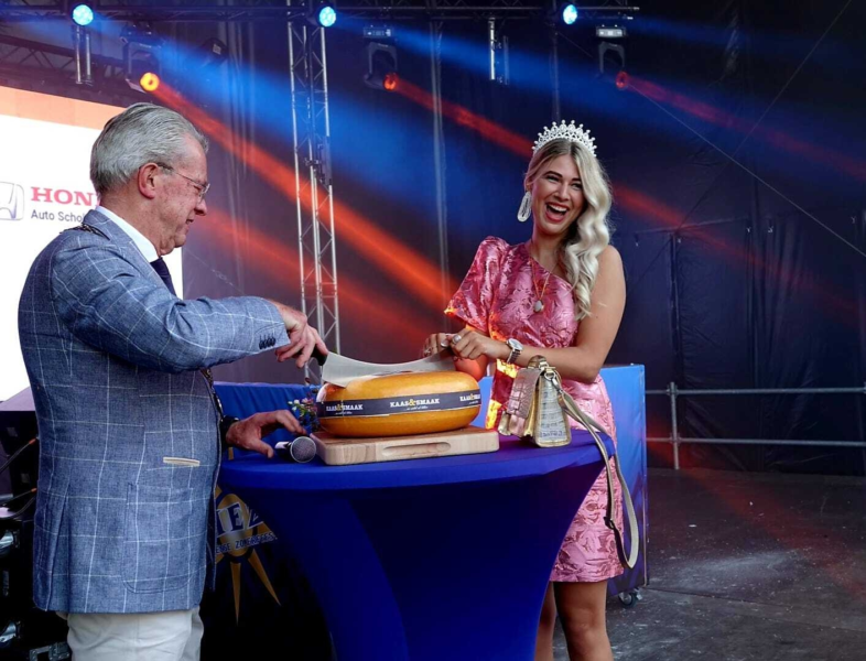 WIEZO aansnijden kaas