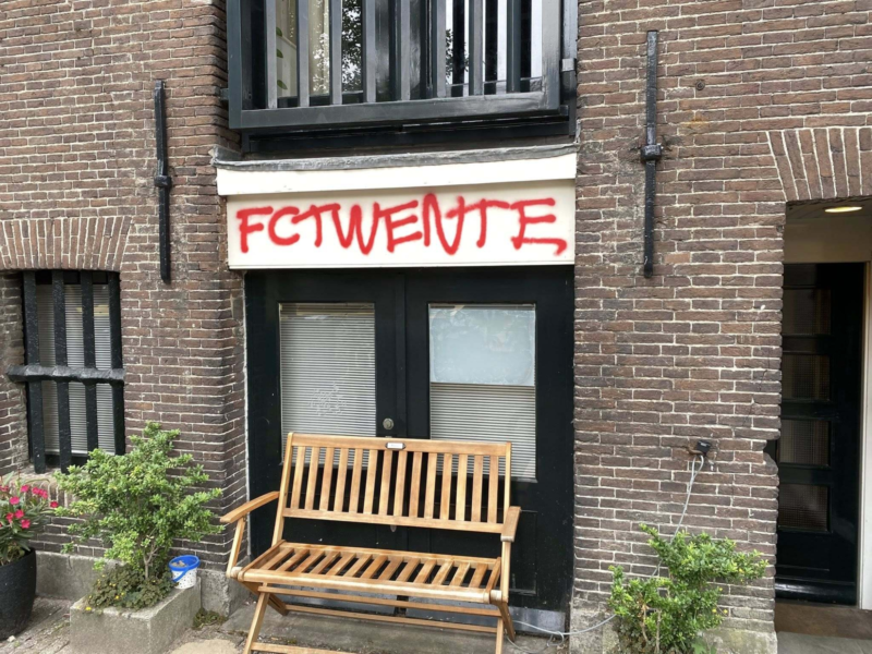 20250721 Enschede Jordaan ondergekliederd 06