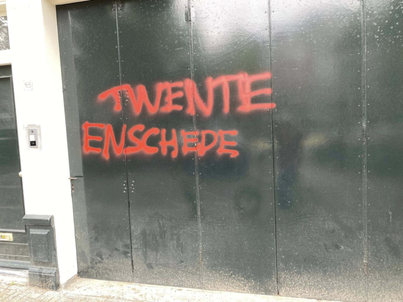 20250721 Enschede Jordaan ondergekliederd 01
