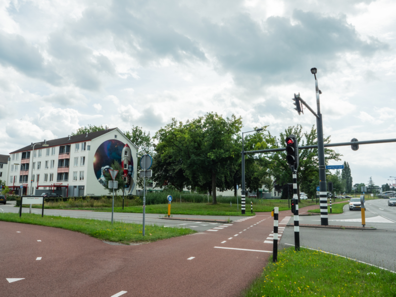 20250731 mural enschedepromotie jupiterstraat streetart astronaut 01