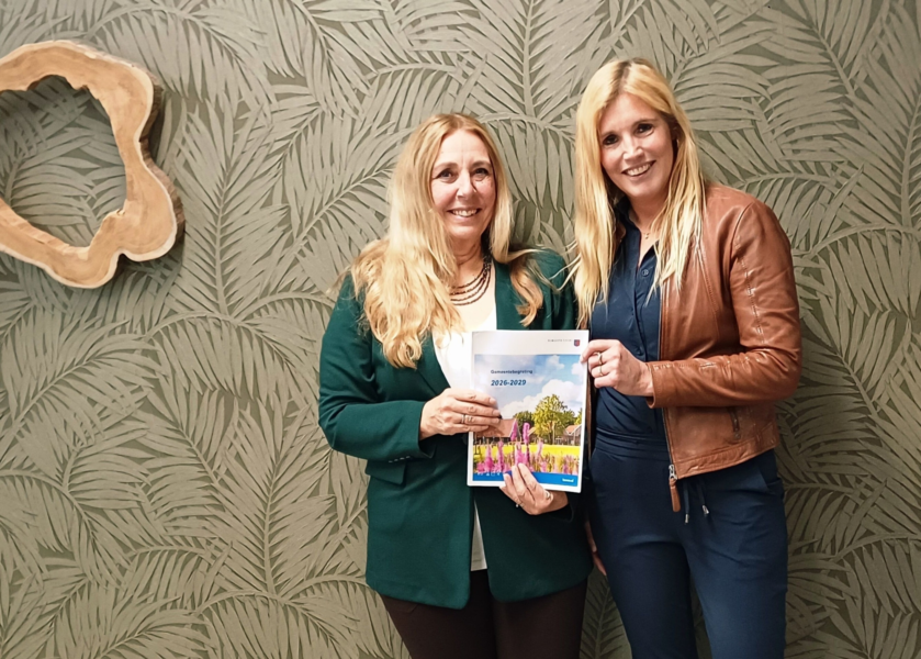 Wethouder Marian Oosterbroek en controller Wendy Wegdam