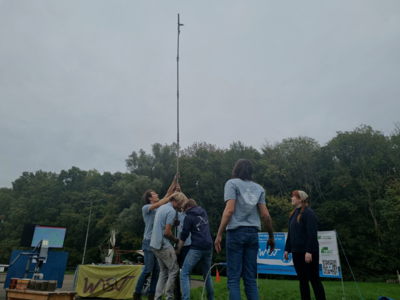 De zes meter diepe put boven de grond