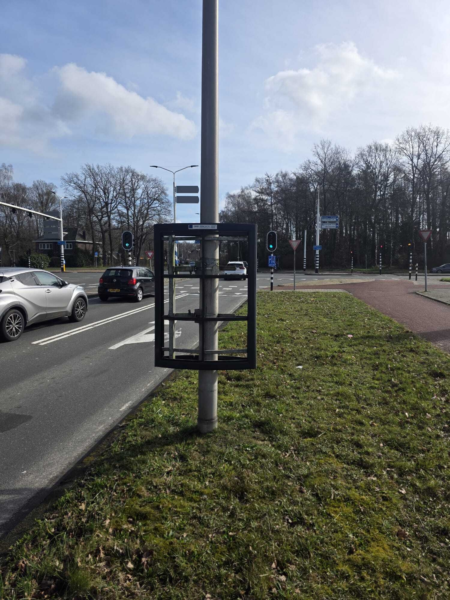 campagne - campagneposter - vernieling