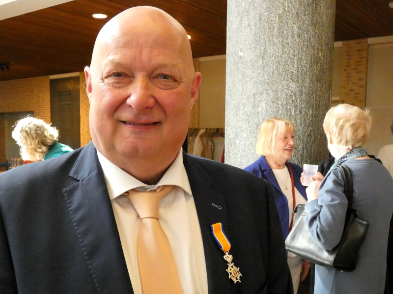 260424 lintjes 1 erwin leis