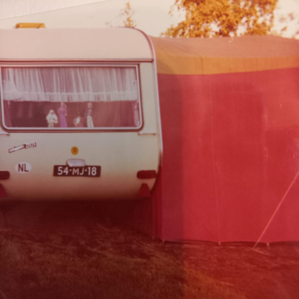 20260626 rene heerbaart poppenverzamelaar familiealbum kamperen