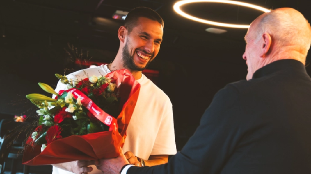 Marko Pjaca tekent voor FC Twente FC Twente Media 2