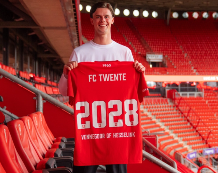Vennegoor of Hesselink verlengt contract FC Twente Media 2